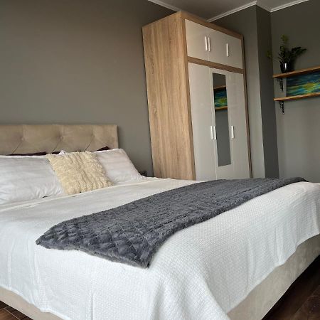Otium Apartment คลูจ-นาโปกา ภายนอก รูปภาพ
